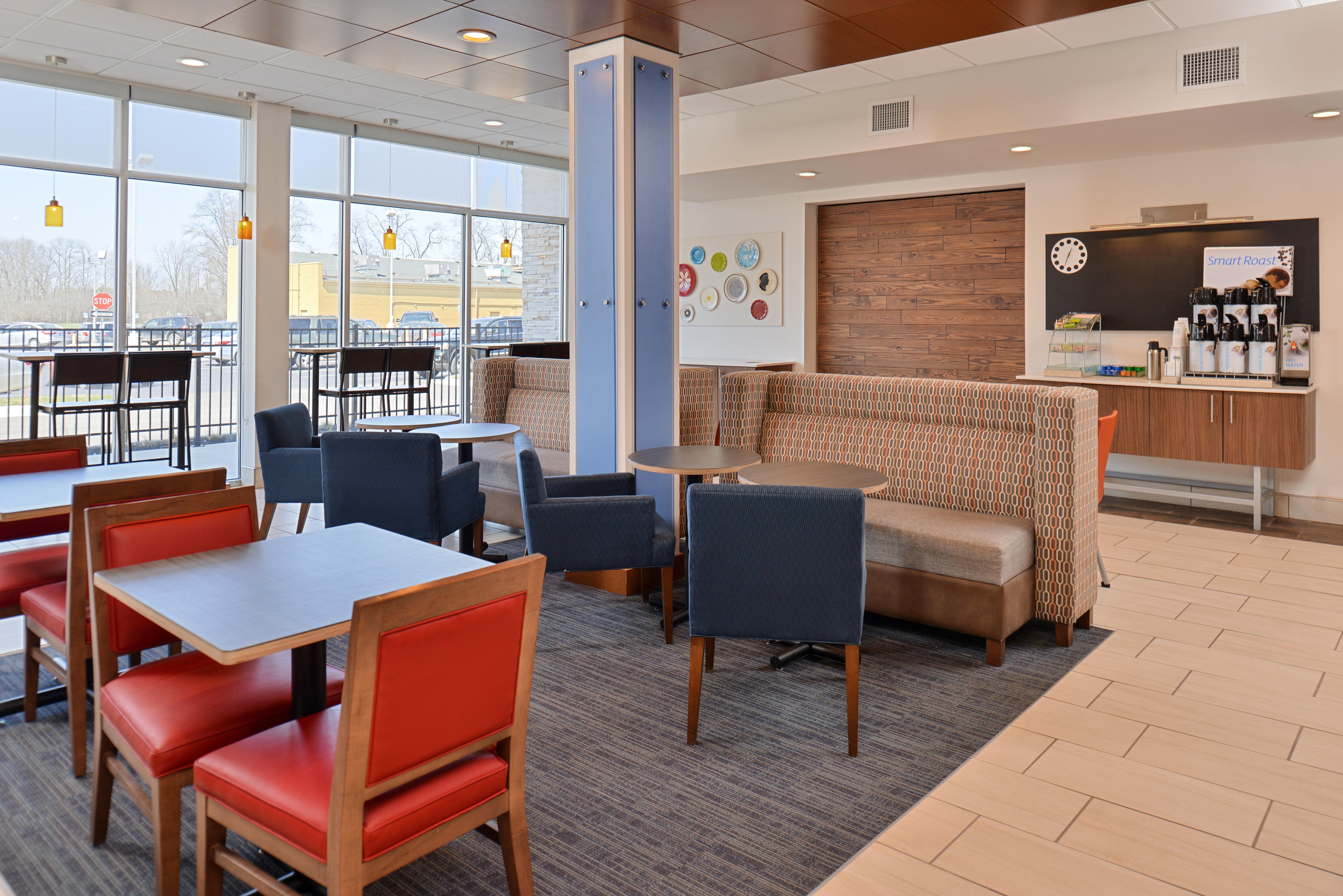 Holiday Inn Express & Suites Farmington Hills - Detroit By Ihg Экстерьер фото