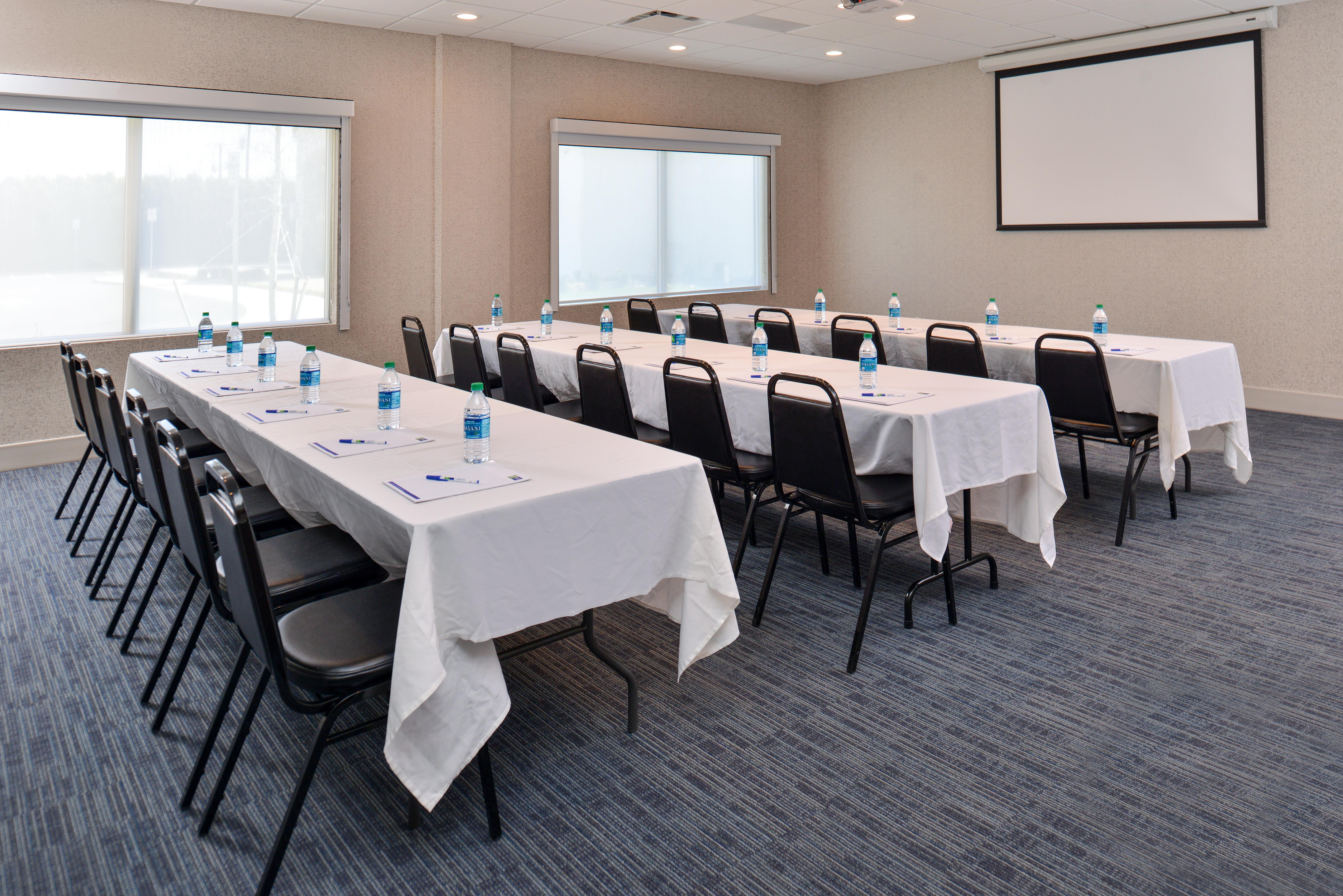 Holiday Inn Express & Suites Farmington Hills - Detroit By Ihg Экстерьер фото