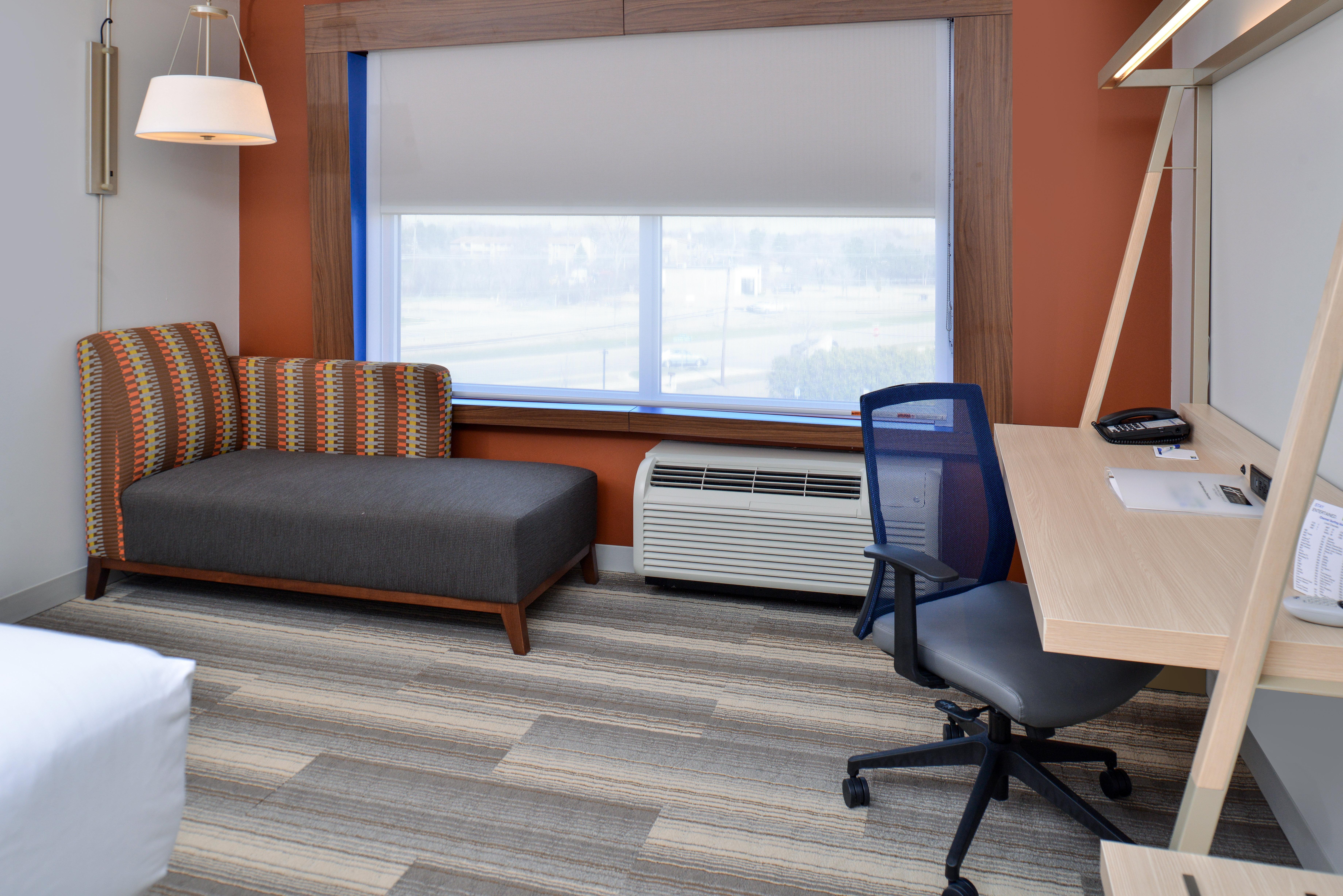 Holiday Inn Express & Suites Farmington Hills - Detroit By Ihg Экстерьер фото